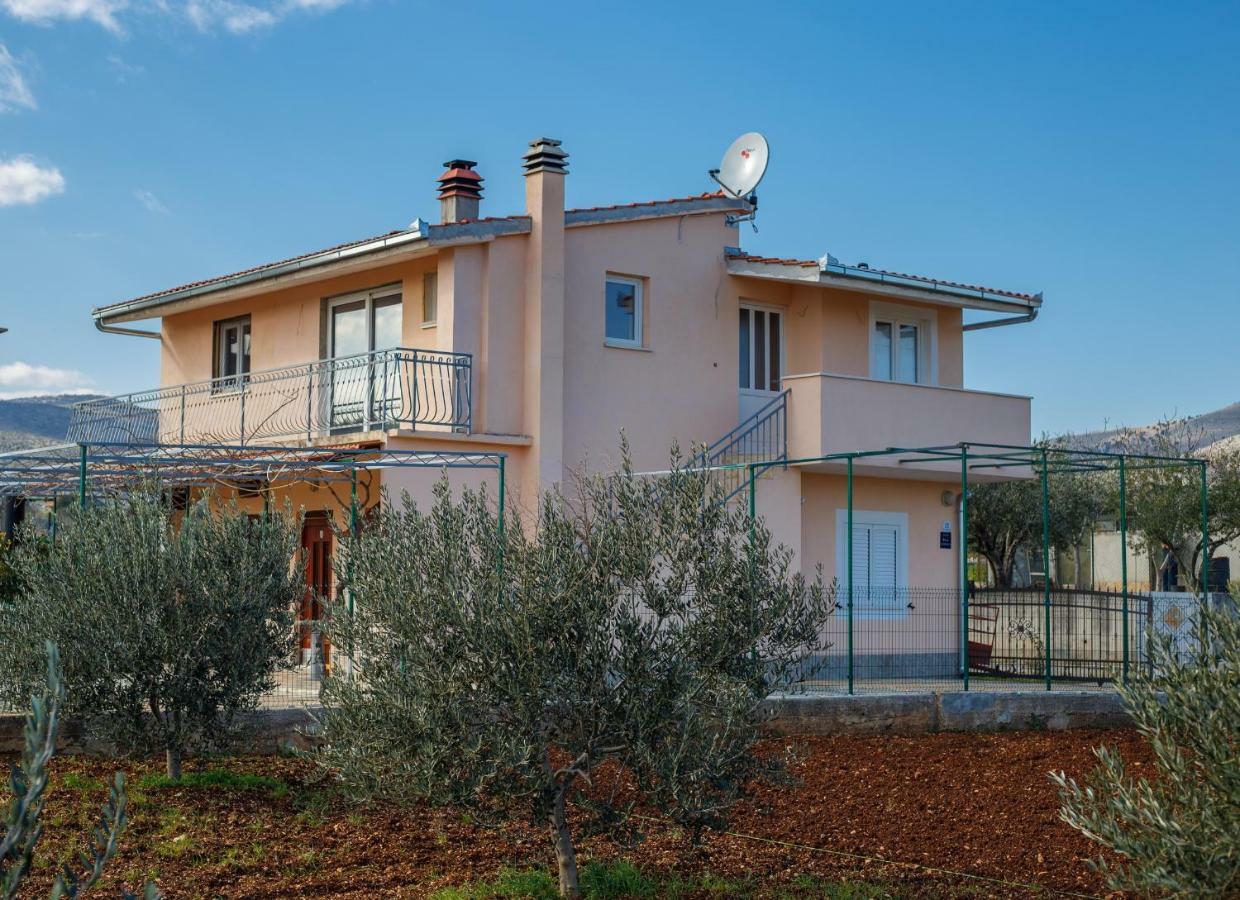 Guest House Pelja Plano Buitenkant foto