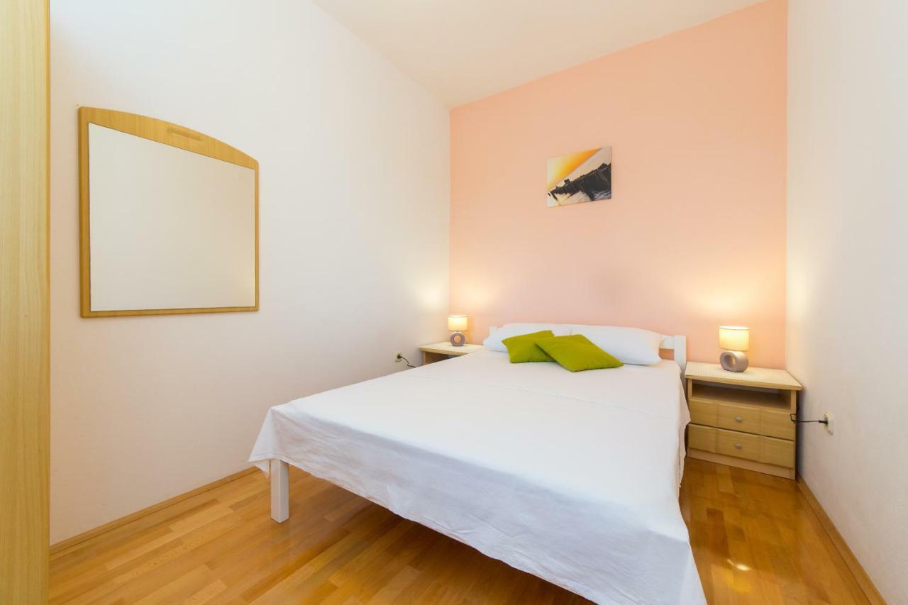 Guest House Pelja Plano Buitenkant foto