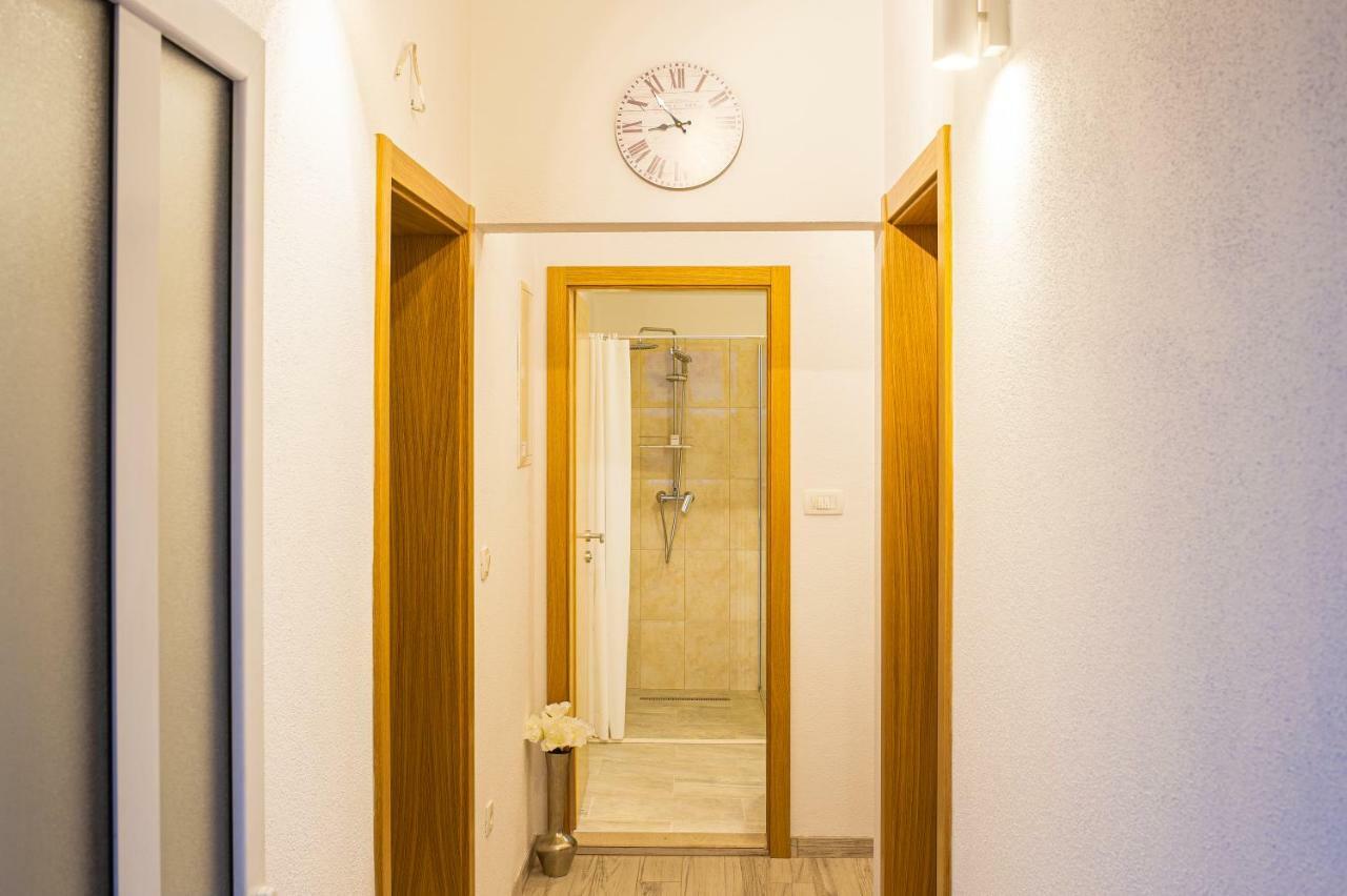 Guest House Pelja Plano Buitenkant foto
