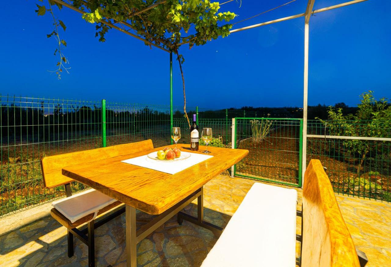 Guest House Pelja Plano Buitenkant foto